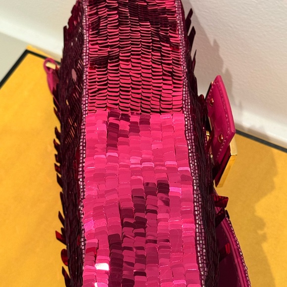 Fendi Fuchsia Pink Sequin Baguette Gold Hardware ‘Sex and the City’ New Rare - Picture 10 of 15